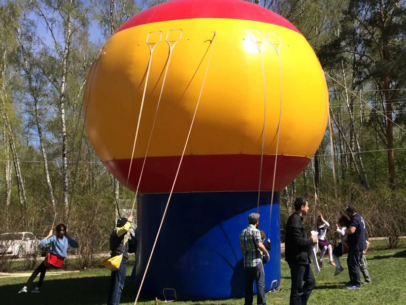 Надувна гойдалка