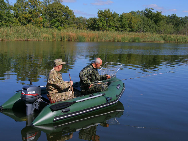 Надувний човен