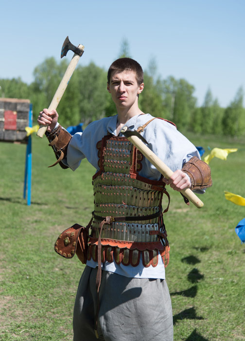 Метання сокири