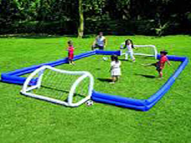 Дитяче надувне футбольне поле