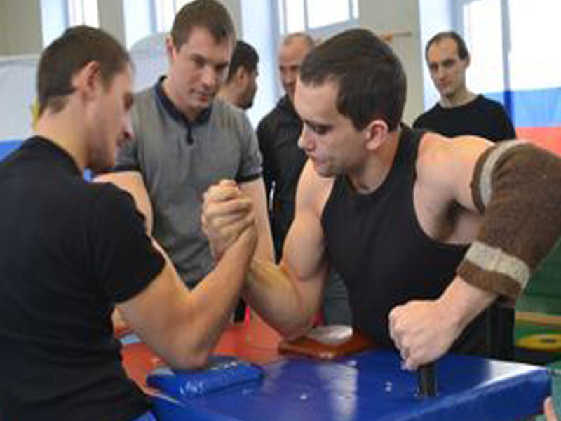 Стіл для армрестлінгу